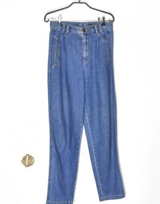 High waist blue jeans