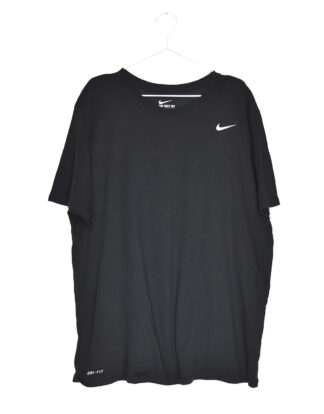 Nike small logo black t-shirt