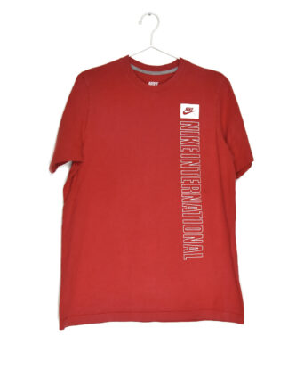 Nike International logo red t-shirt - L