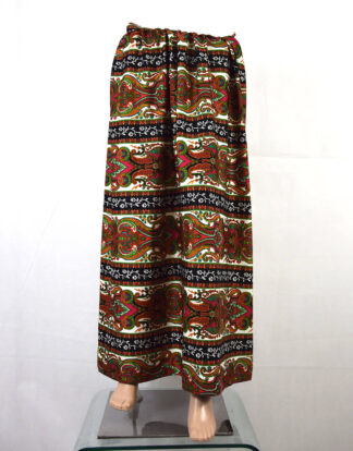 Vintage print black red and green shapes design skirt