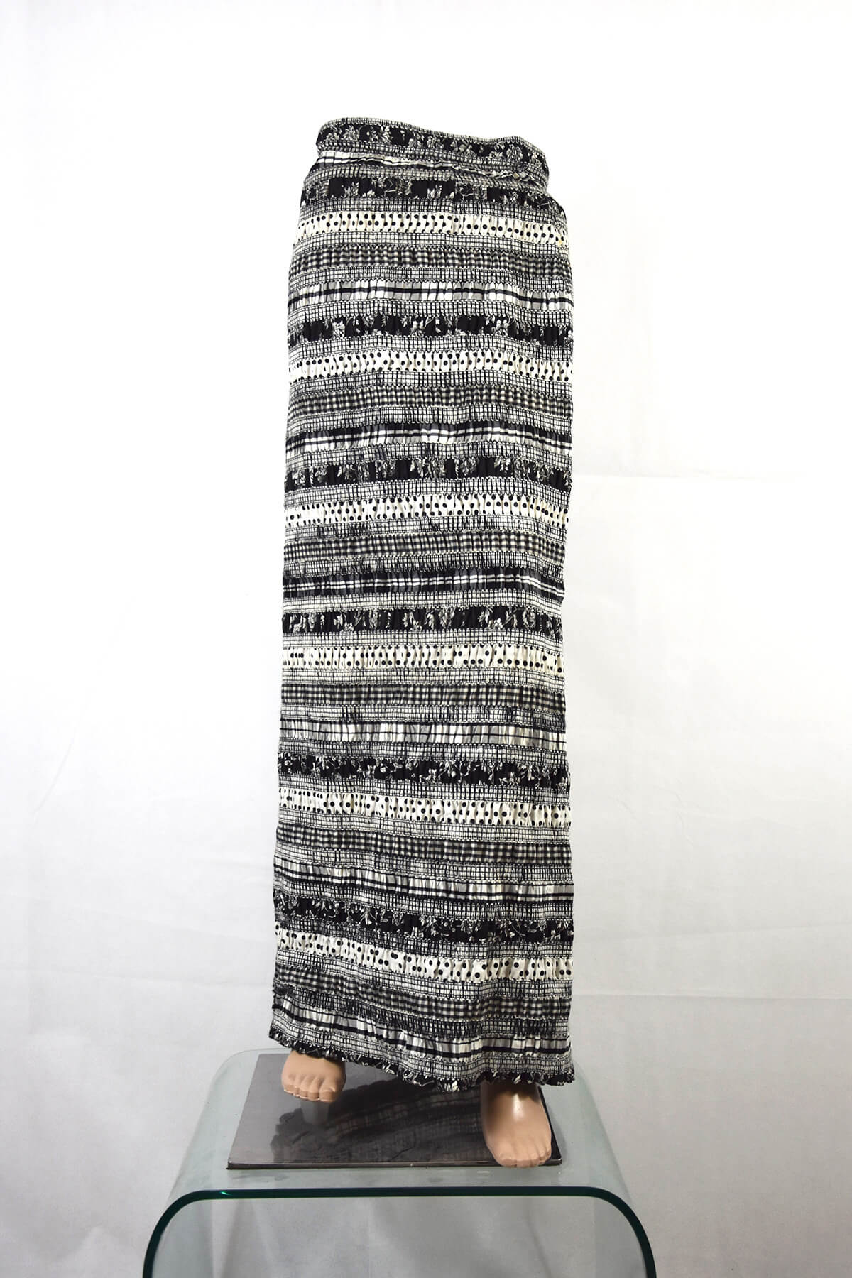 Black and white horizontal abstract design ladies skirt