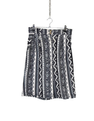 Vertical abstract lines grey and white printed shorts