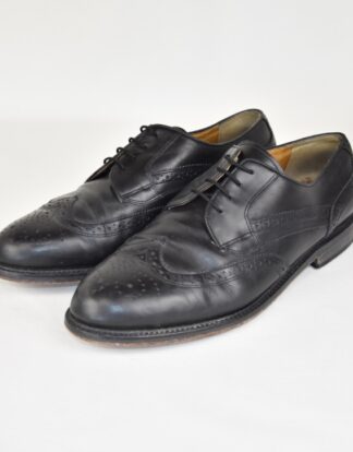 Broguies black leather oxford shoes